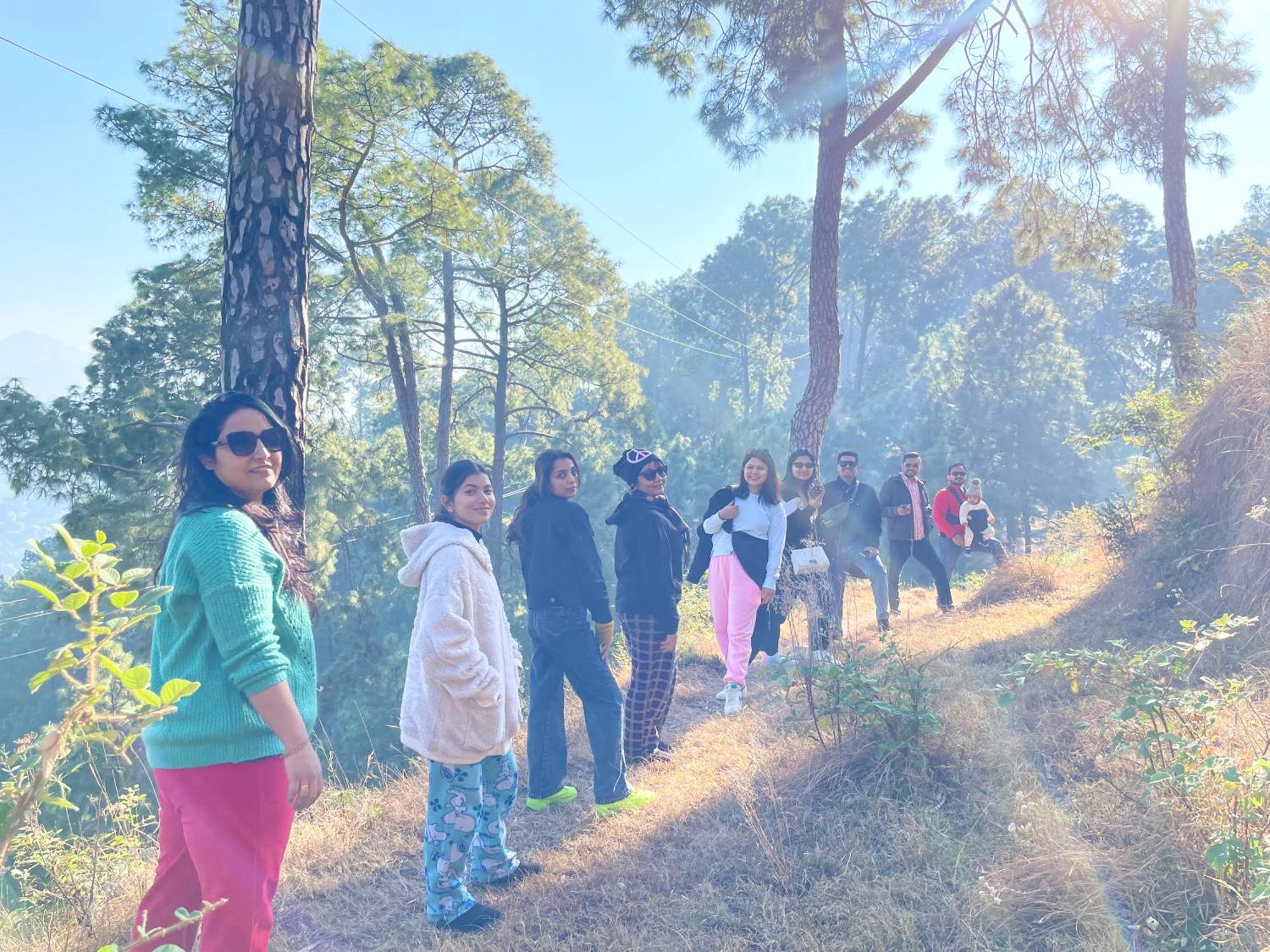 The Auriga 3Bhk Fully Entair Villa With Bonfire In Kasauli I Pvt Stay I Open Air Terrace I Kitchen Livingroom I Lawn Bonfire I Gaming Zone Bagian luar foto