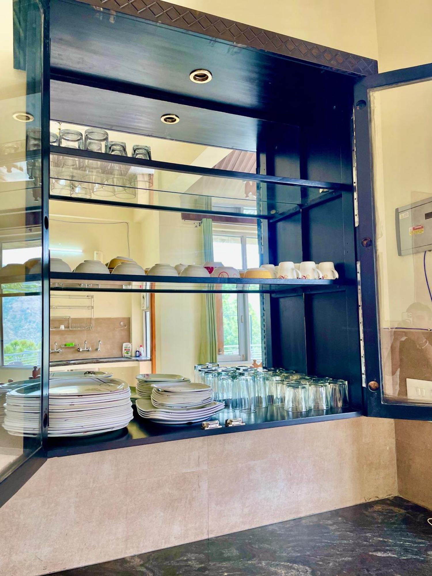 The Auriga 3Bhk Fully Entair Villa With Bonfire In Kasauli I Pvt Stay I Open Air Terrace I Kitchen Livingroom I Lawn Bonfire I Gaming Zone Bagian luar foto