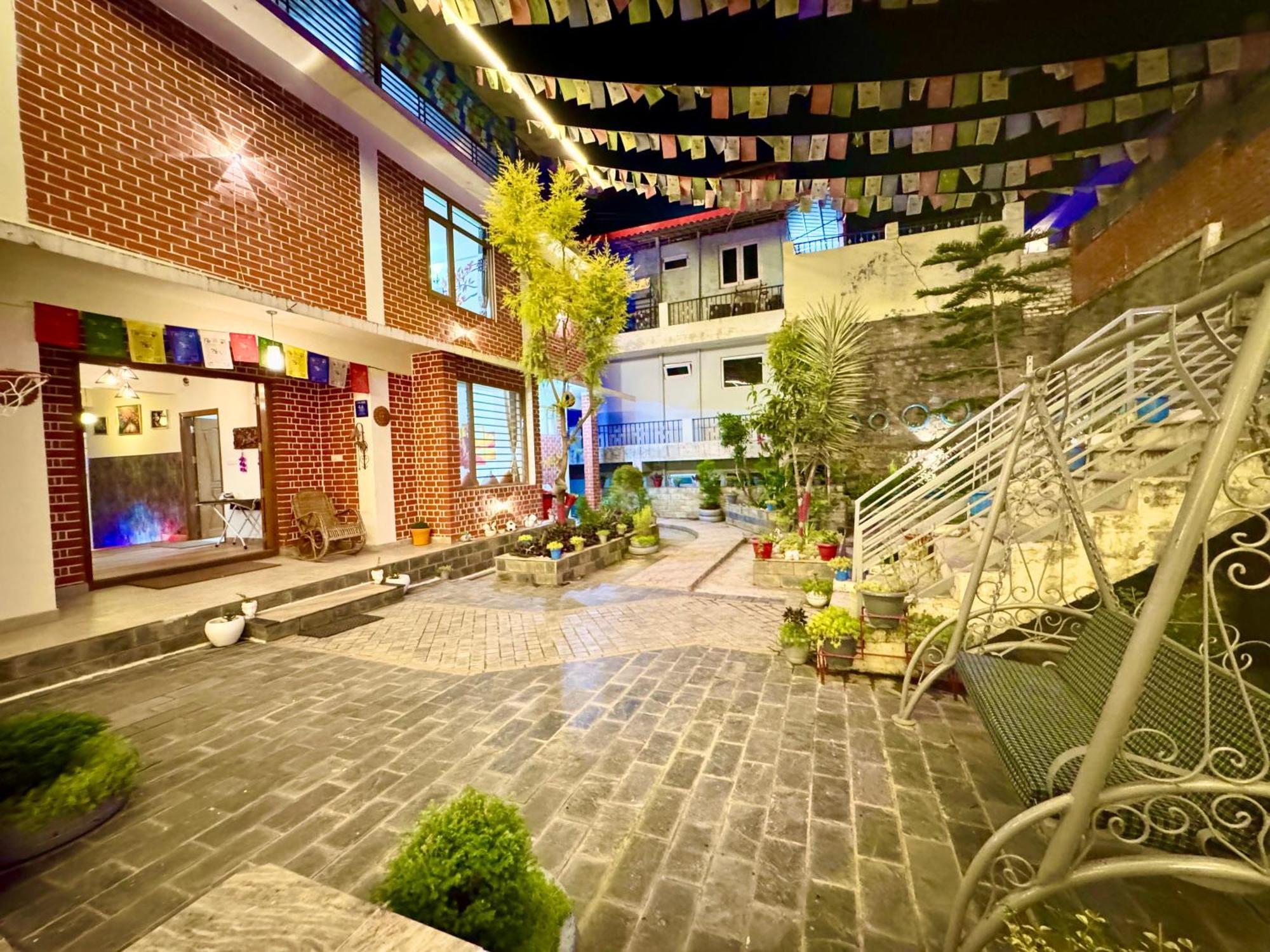 The Auriga 3Bhk Fully Entair Villa With Bonfire In Kasauli I Pvt Stay I Open Air Terrace I Kitchen Livingroom I Lawn Bonfire I Gaming Zone Bagian luar foto