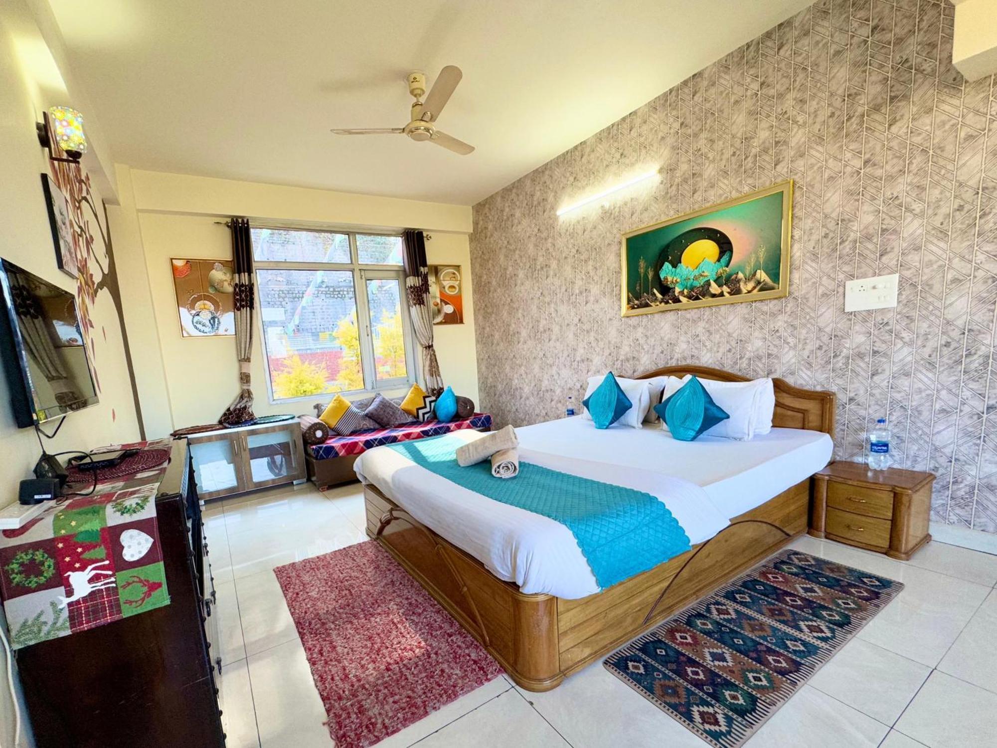 The Auriga 3Bhk Fully Entair Villa With Bonfire In Kasauli I Pvt Stay I Open Air Terrace I Kitchen Livingroom I Lawn Bonfire I Gaming Zone Bagian luar foto
