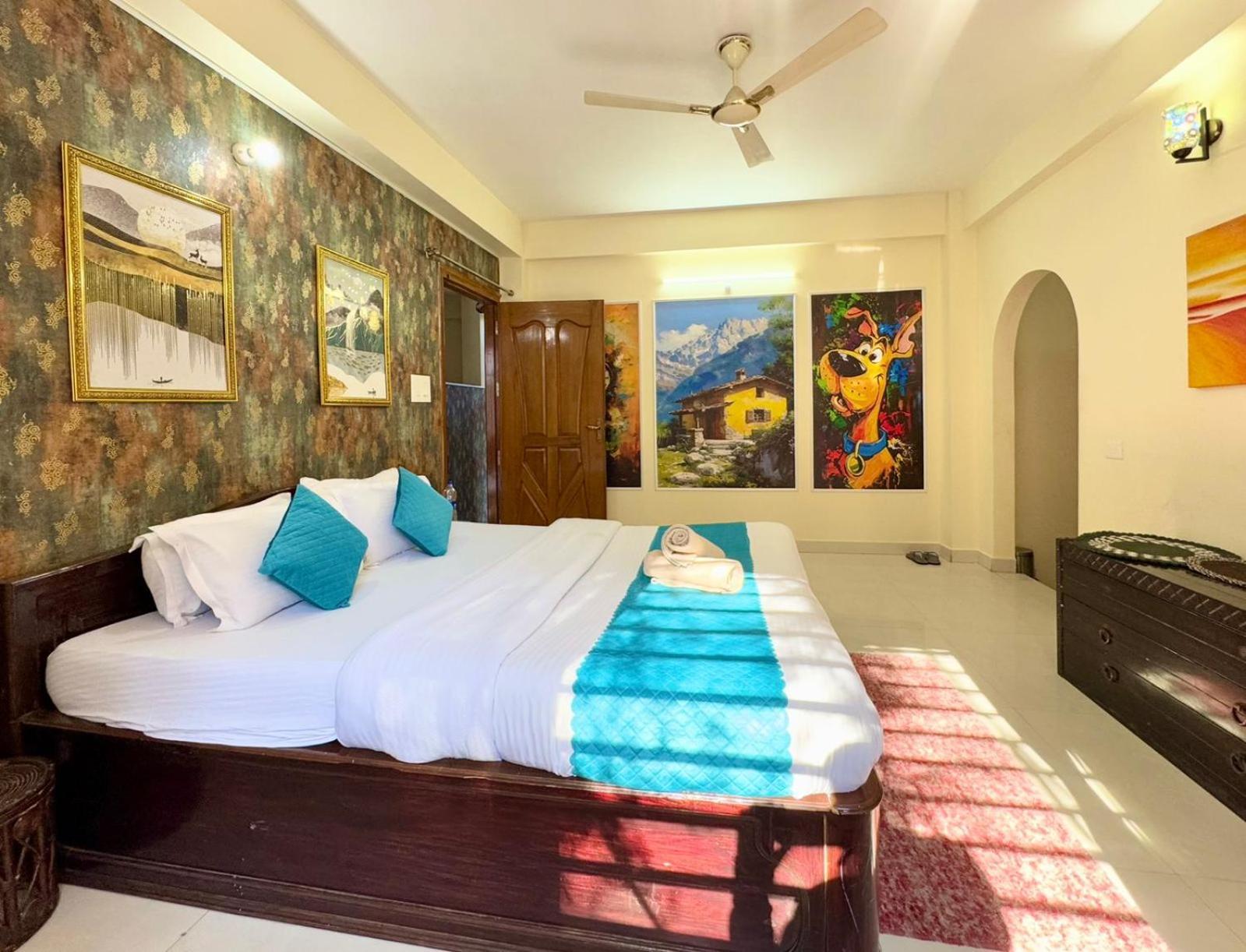 The Auriga 3Bhk Fully Entair Villa With Bonfire In Kasauli I Pvt Stay I Open Air Terrace I Kitchen Livingroom I Lawn Bonfire I Gaming Zone Bagian luar foto