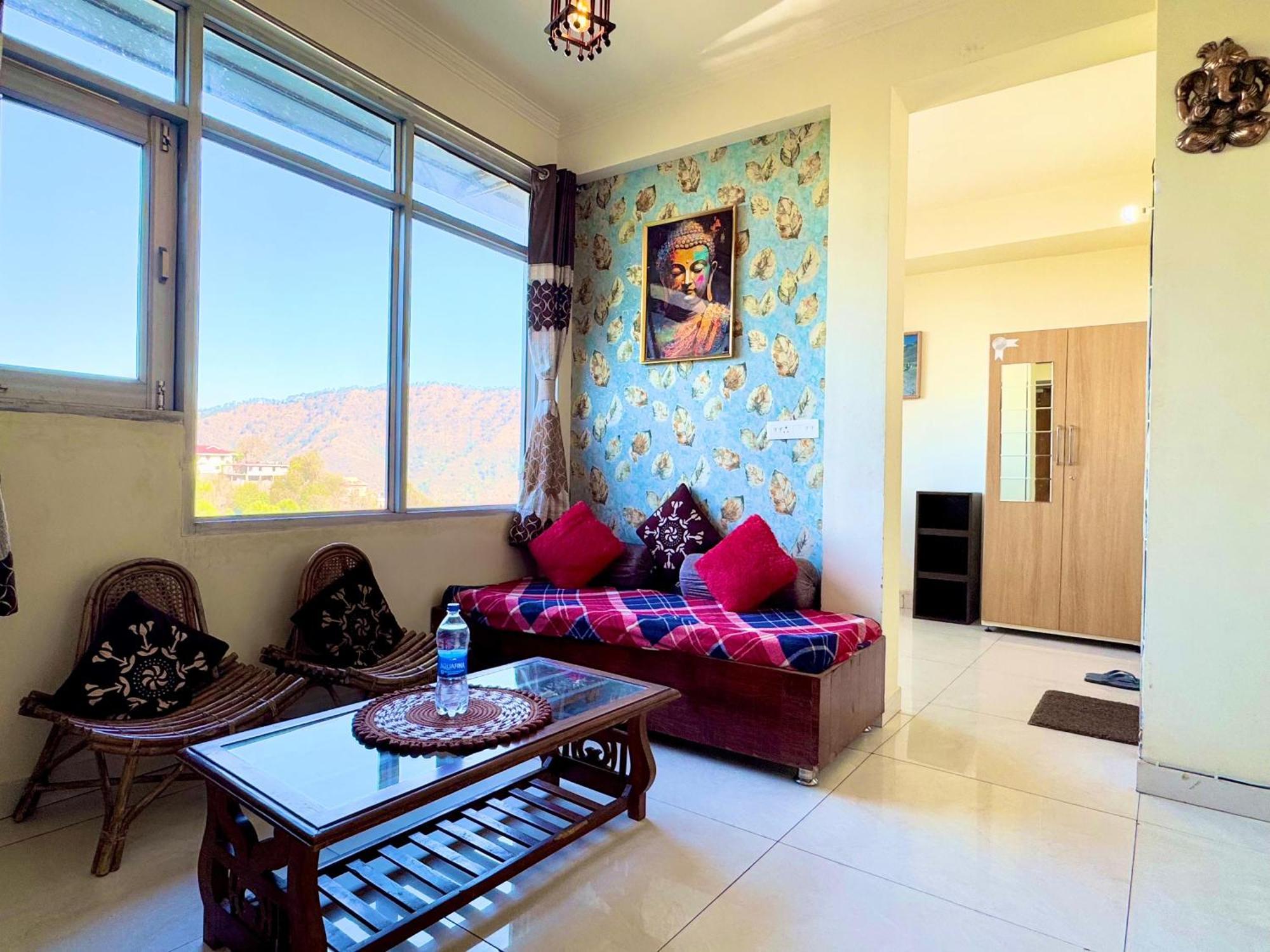 The Auriga 3Bhk Fully Entair Villa With Bonfire In Kasauli I Pvt Stay I Open Air Terrace I Kitchen Livingroom I Lawn Bonfire I Gaming Zone Bagian luar foto