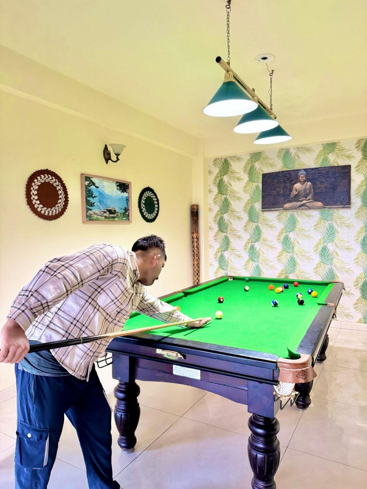 The Auriga 3Bhk Fully Entair Villa With Bonfire In Kasauli I Pvt Stay I Open Air Terrace I Kitchen Livingroom I Lawn Bonfire I Gaming Zone Bagian luar foto